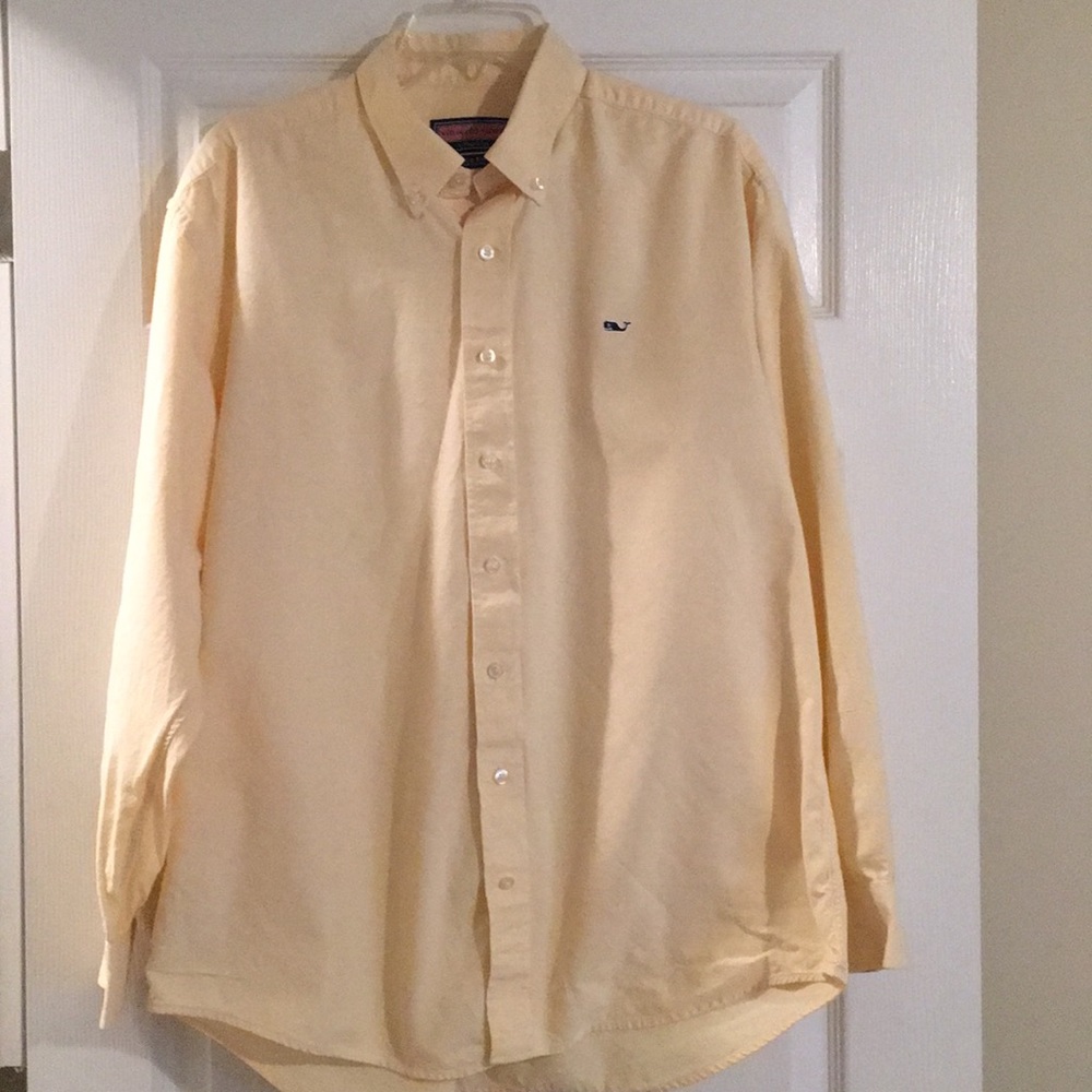 Vineyard Vines Men’s button up shirt